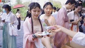 汉服模特最新爆料视频,最新爆料视频揭秘时尚潮流新风向  第2张